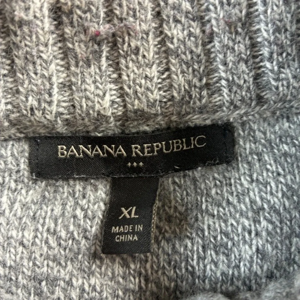 Banana Republic Men's XL Gray Knit‎ Button Front Mock Neck Cardigan Sweater Wool